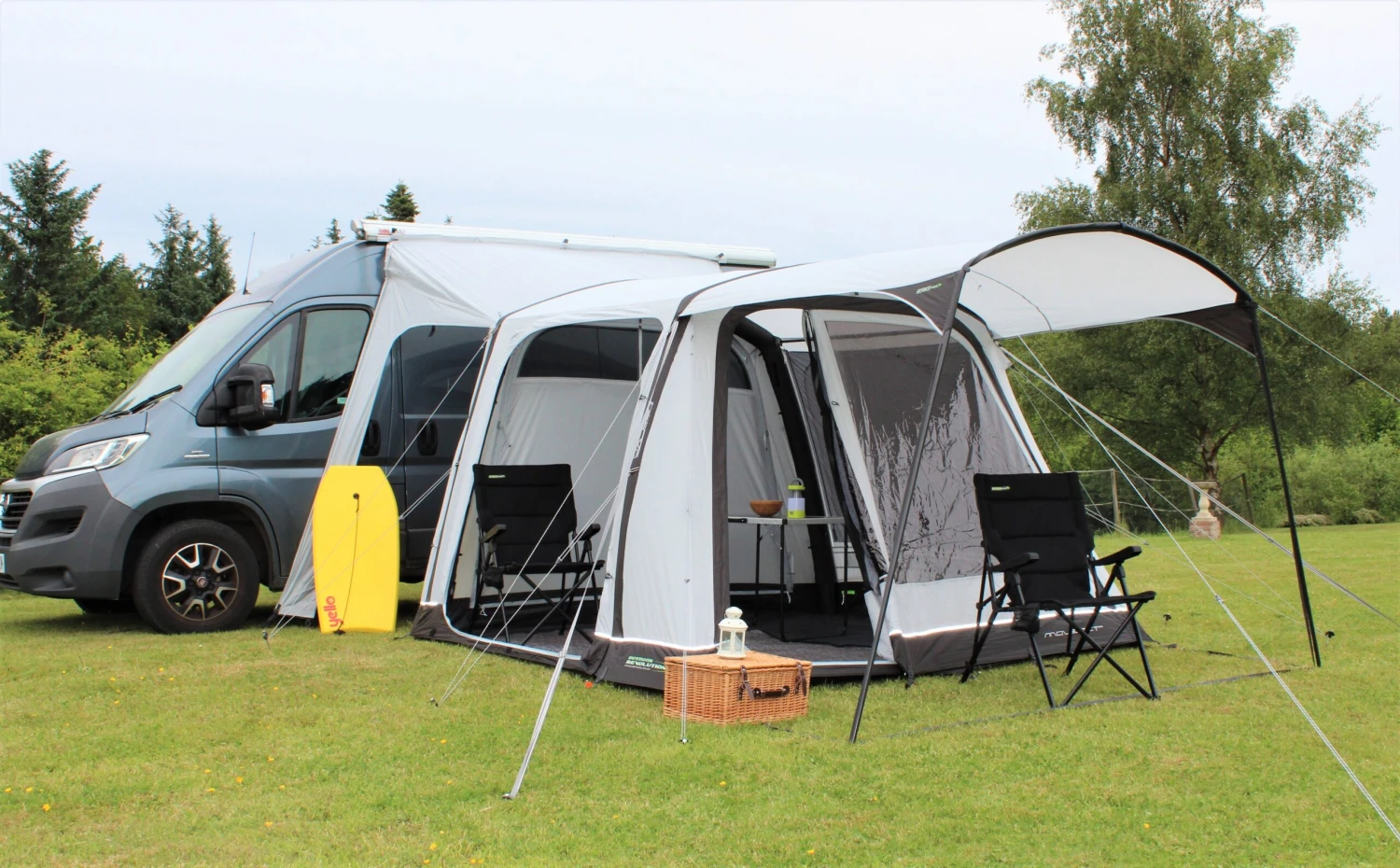 Outdoor Revolution Movelite T2R Lowline Drive Away Awning 1 Outdoor Revolution Movelite T2R Lowline Drive Away Awning