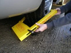 Milenco Compact Wheelclamp -CampGearHub PC190004